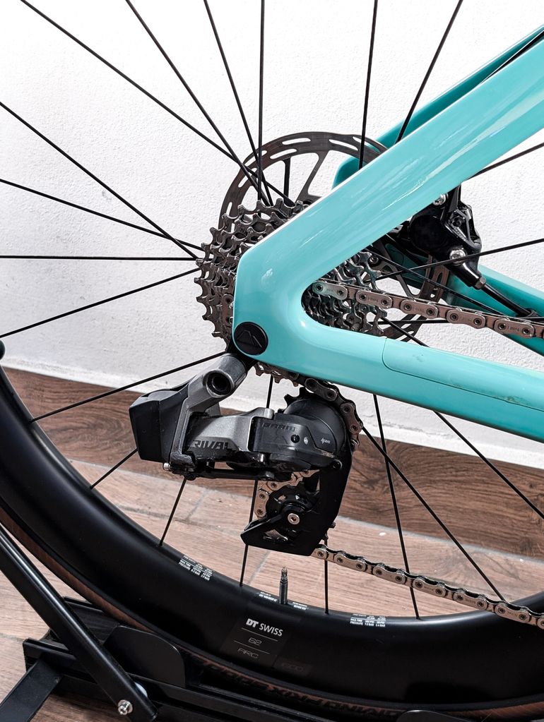 Used Canyon Aeroad CF SLX 7 eTap 2024 2024 Road & Gravel, Blue — image 9 of 23