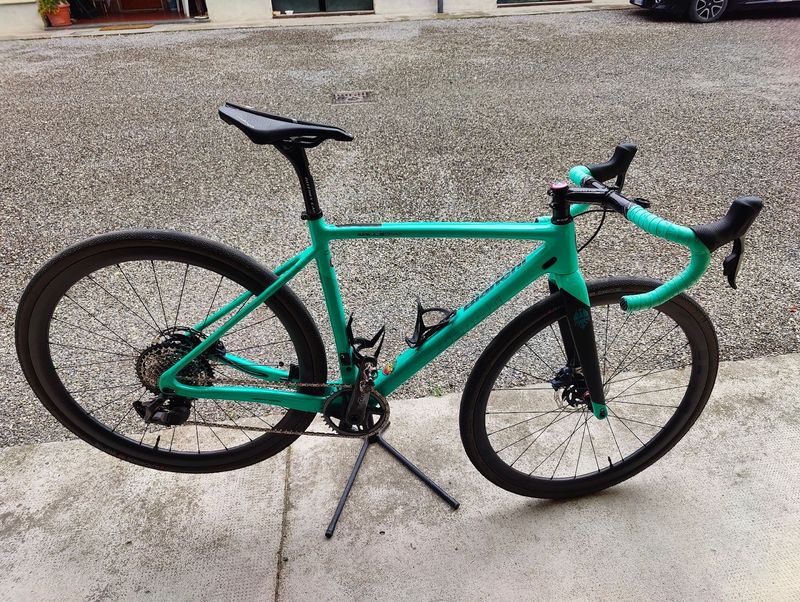 Used Bianchi Impulso SRAM Force 2023 Road & Gravel, Green — image 8 of 9
