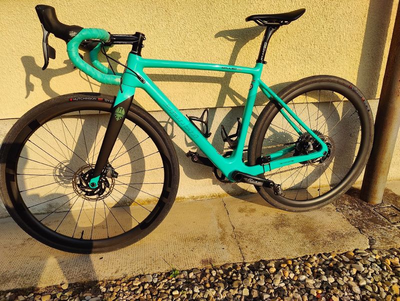 Used Bianchi Impulso SRAM Force 2023 Road & Gravel, Green — image 1 of 9