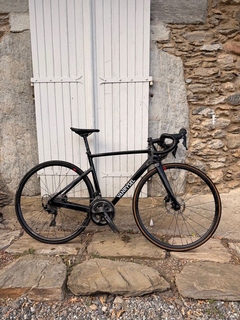 Used Van rysel Edr Shimano 105 2022 Road & Gravel, Black — image 1 of 3