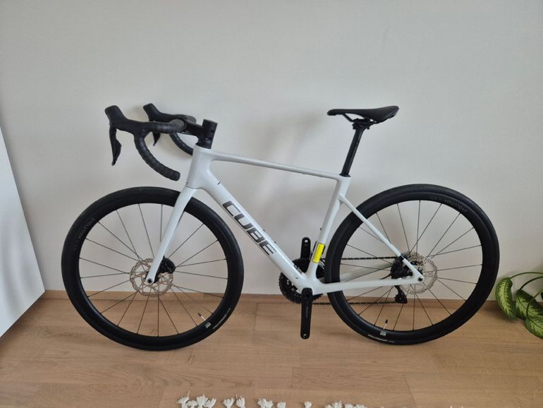 Used CUBE ATTAIN C:62, SLX 2025 2025 Road & Gravel, Light Gray — image 1 of 6