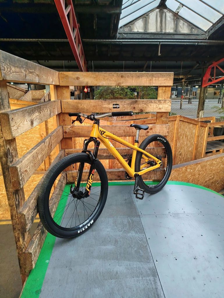 Used YT Industries Dirtlove CORE 3 AL 2025 2025 Mountainbike, Orange, 26 — image 2 of 6