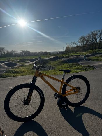 Used YT Industries Dirtlove CORE 3 AL 2025 2025 Mountainbike, Orange, 26 — image 4 of 6