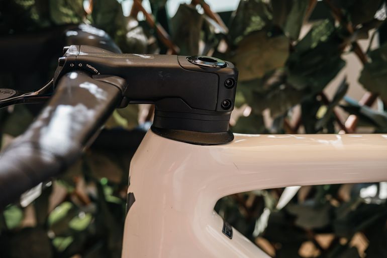 Käytetty Specialized Tarmac SRAM Force eTap AXS 2026 Road & Gravel — kuva 10 / 15