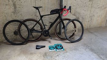 Used Canyon Endurace CF SL 7 Disc 2022 2022 Road & Gravel, Black — image 2 of 15