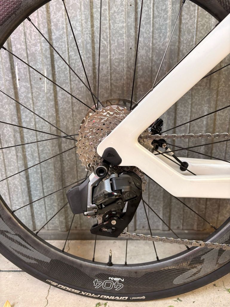 Używany Canyon Speedmax CF SLX 7 Disc eTap 2022 2022 Road & Gravel — zdjęcie 3 z 10