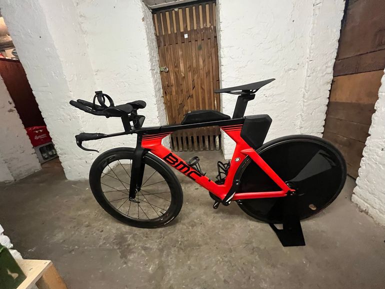 Used BMC TIMEMACHINE 01 ONE 2019 2019 Road & Gravel, Red — image 1 of 8