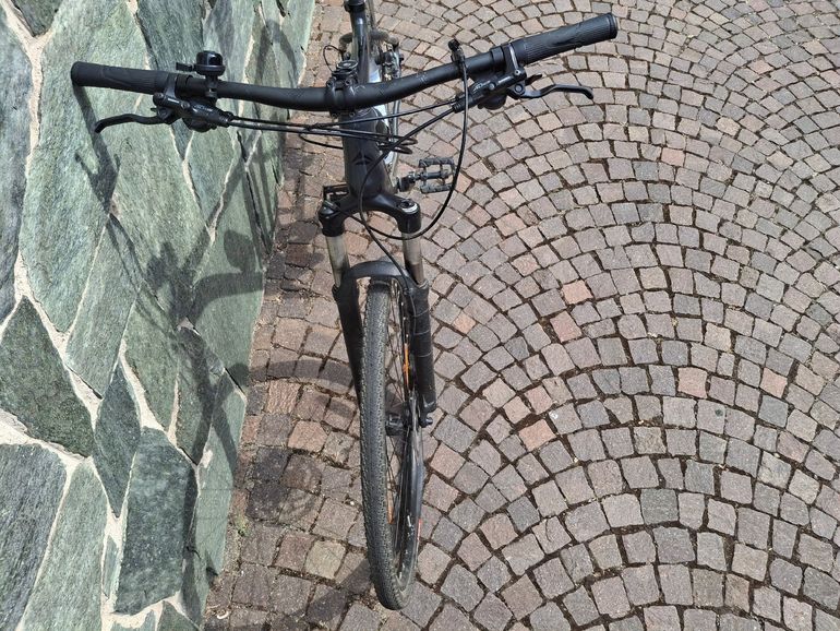 Merida Custom Shimano Alivio 2022 Road & Gravel usato, Nero — immagine 5 di 7