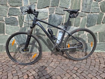 Merida Custom Shimano Alivio 2022 Road & Gravel usato, Nero — immagine 2 di 7