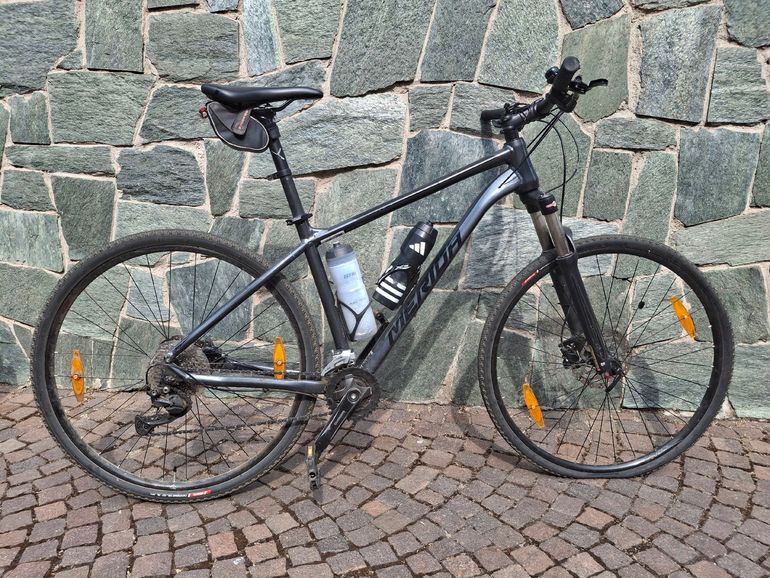 Merida Custom Shimano Alivio 2022 Road & Gravel usato, Nero — immagine 1 di 7