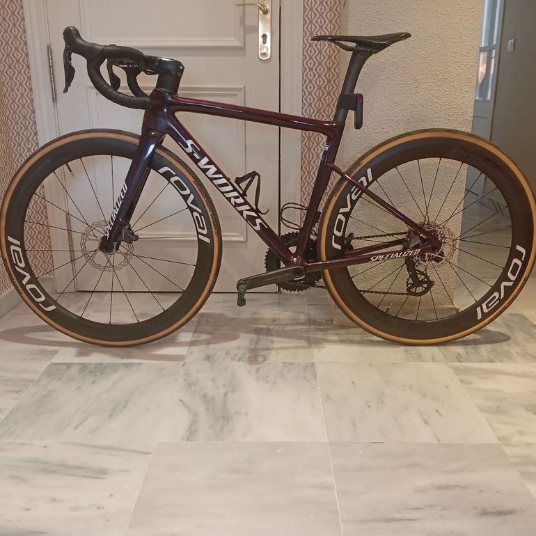 Used Specialized S-Works Tarmac SL8 - Shimano Dura-Ace Di2 2024 2024 Road & Gravel, Red — image 2 of 10