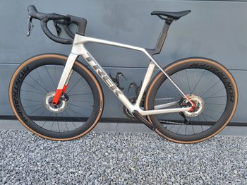 Brugt Trek Madone SL 7 Gen 8 2025 2025 Road & Gravel — billede 2 af 9
