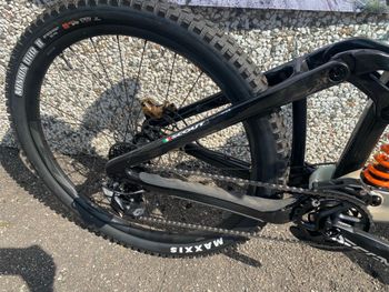 Used Giant Glory Advanced 2024 2024 Mountainbike, White, 29, 27.5 — image 4 of 11