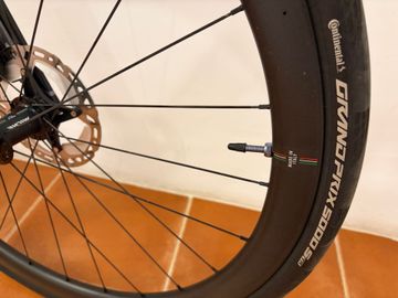 Wiilier Custom Shimano Ultegra Di2 2022 Road & Gravel usato, Grigio chiaro — immagine 7 di 8