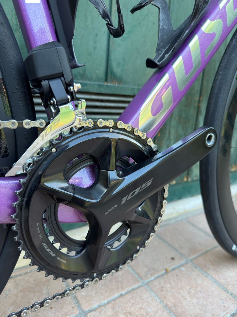 Použité Gusto Custom Shimano 105 Di2 2024 Road & Gravel — obrázek 4 z 10