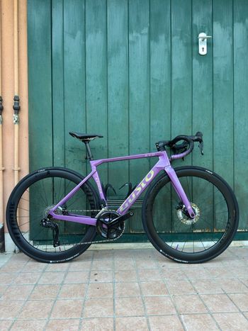 Použité Gusto Custom Shimano 105 Di2 2024 Road & Gravel