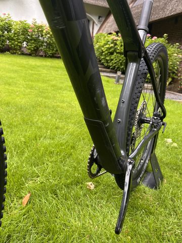 Used Trek Procaliber 9.5 2022 2022 Mountainbike, Light Gray, 29 — image 2 of 14