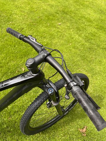 Used Trek Procaliber 9.5 2022 2022 Mountainbike, Light Gray, 29 — image 10 of 14