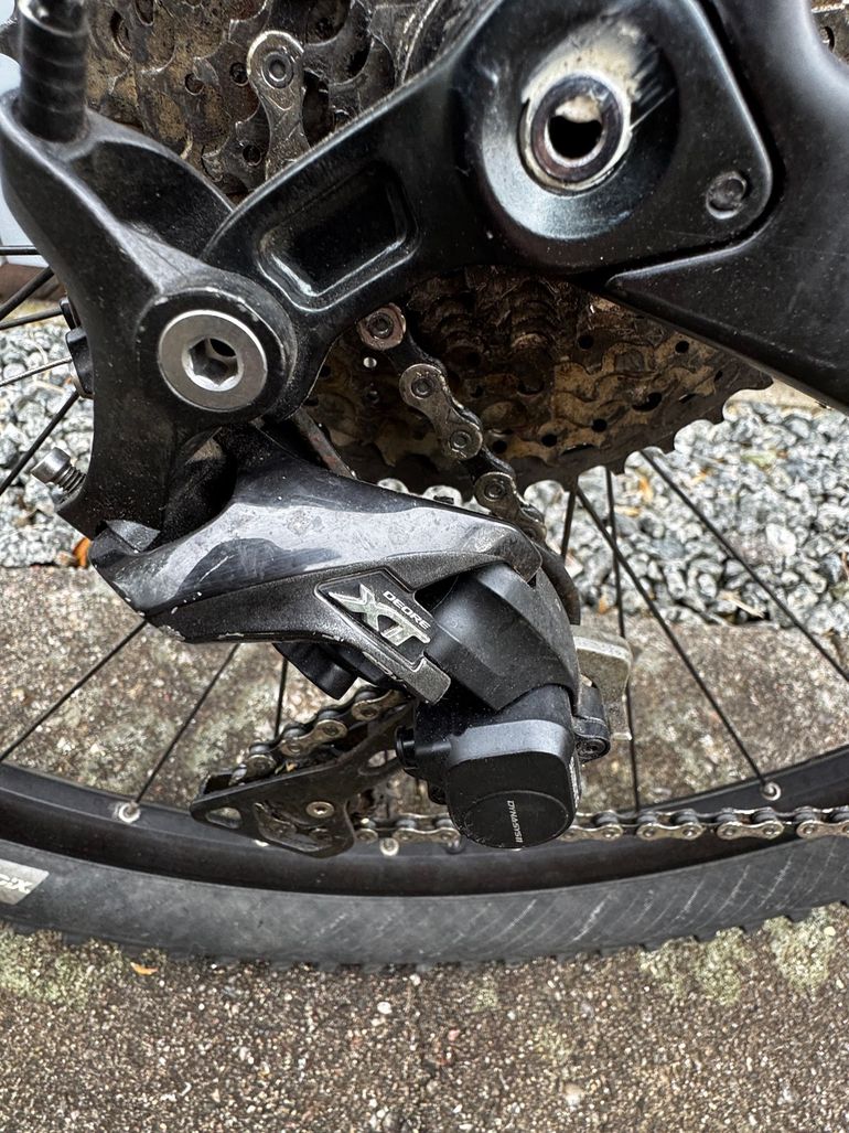 Used Stevens Sonora Shimano Deore XT 2018 Mountainbike, Black — image 8 of 16