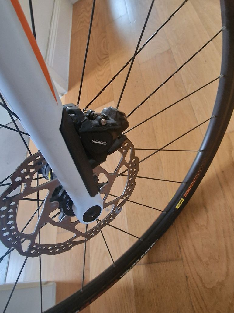 Použité BMC Roadmachine 02 THREE 2018 2018 Road & Gravel — obrázek 3 z 5