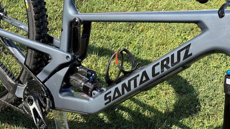 Used Santa Cruz Hightower Sram Eagle Transmission X0 2024 Mountainbike, Light Gray — image 5 of 7