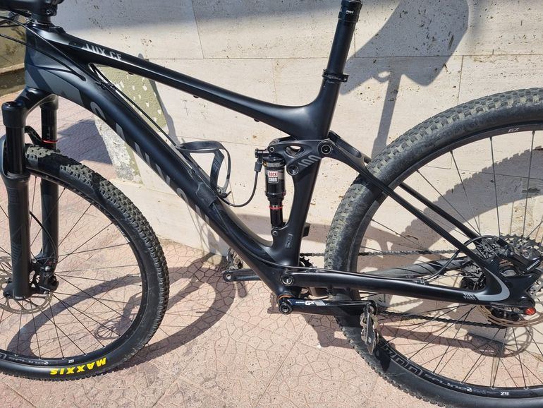 Used Canyon Lux CF 6.9 Pro Race 2016 Mountainbike, Black — image 4 of 6
