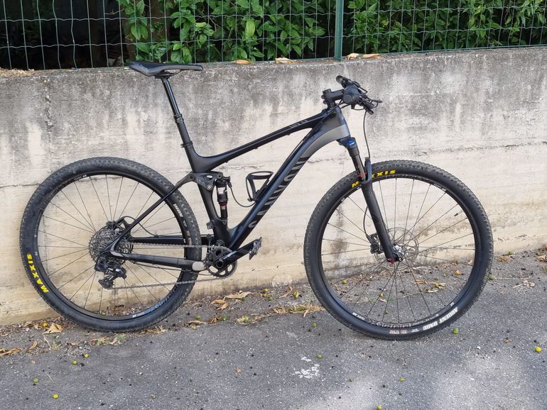 Used Canyon Lux CF 6.9 Pro Race 2016 Mountainbike, Black — image 6 of 6