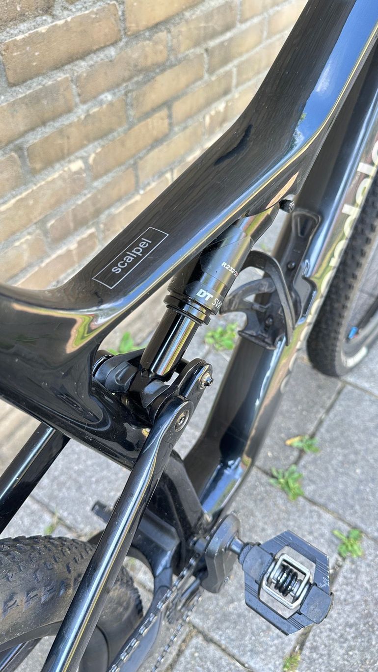 Použité Cannondale Scalpel Carbon 2 2024 2024 Mountainbike — obrázek 9 z 18