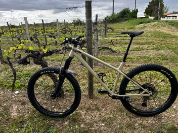 Używany Commencal META HT AM RIDE MAXXIS + RAGEI 2021 2021 MTB