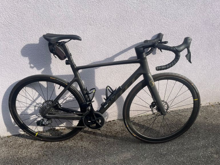 Used Scott Addict RC 30 2022 2022 Road & Gravel, Black — image 7 of 7