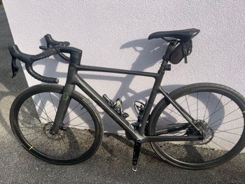 Used Scott Addict RC 30 2022 2022 Road & Gravel, Black — image 6 of 7