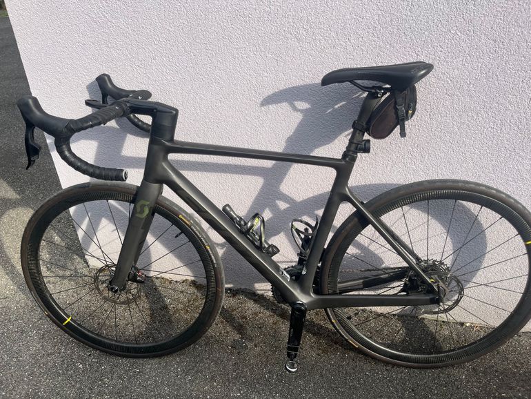 Used Scott Addict RC 30 2022 2022 Road & Gravel, Black — image 6 of 7