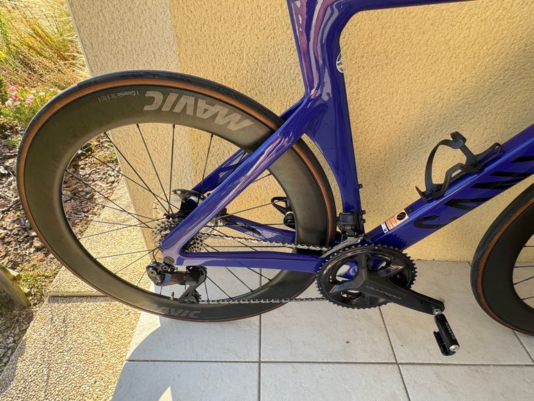 Použité Canyon Aeroad CF SLX 8 Di2 Cosmic 2024 2024 Road & Gravel — obrázek 4 z 5