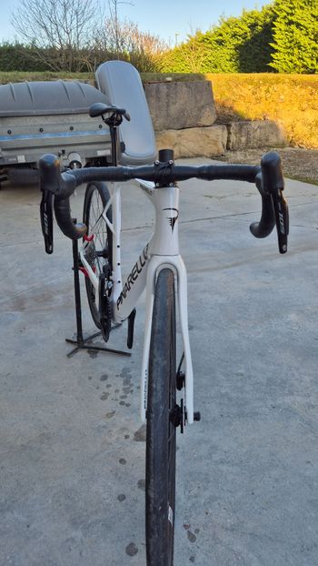 Käytetty Pinarello X5 SHIMANO 105 Di2 2025 2025 Road & Gravel — kuva 5 / 5