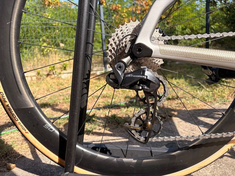 Used Argon 18 Custom Shimano Ultegra Di2 2022 Road & Gravel, Light Gray — image 3 of 13