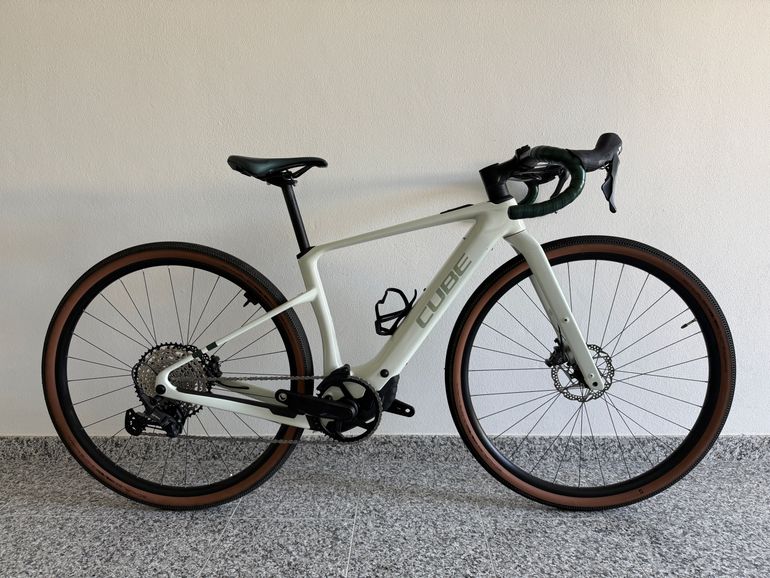 Used CUBE NUROAD HYBRID C:62, RACE 2024 2024 Road & Gravel, White — image 1 of 5