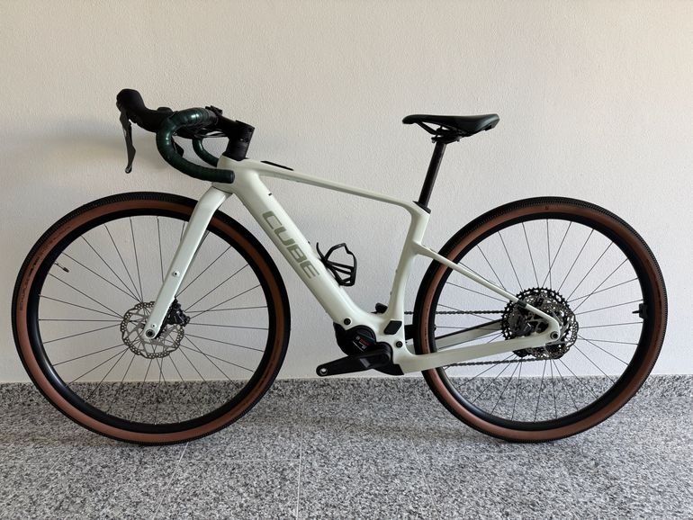 Used CUBE NUROAD HYBRID C:62, RACE 2024 2024 Road & Gravel, White — image 5 of 5