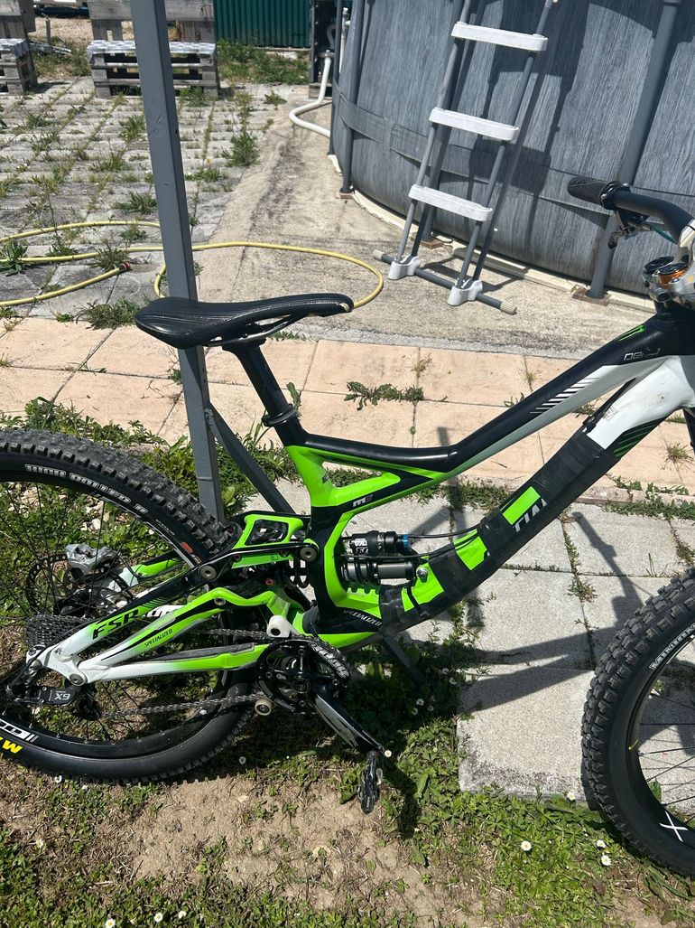 Used Specialized Demo 8 I 2012 2012 Mountainbike, Green, 26 — image 1 of 5