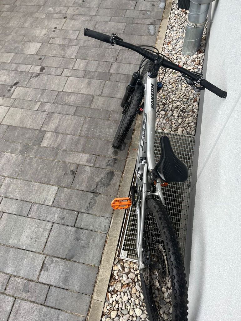 Used Scott Ransom 400 2021 Mountainbike, Light Gray — image 3 of 5