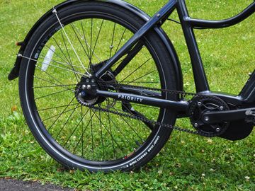 Used Priority CURRENT E-BIKE 2021 2021 Urban, Light Gray — image 9 of 23