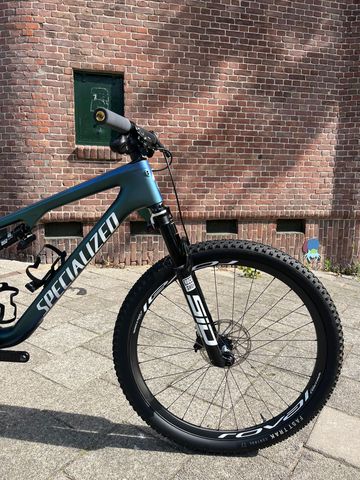 Used Specialized Epic 8 Pro 2024 2024 Mountainbike, Blue — image 17 of 17