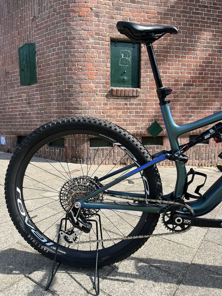 Použité Specialized Epic 8 Pro 2024 2024 Mountainbike — obrázek 16 z 17