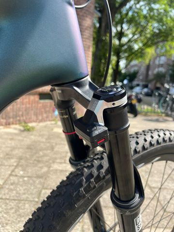 Used Specialized Epic 8 Pro 2024 2024 Mountainbike, Blue — image 12 of 17