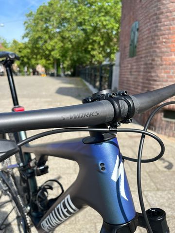 Used Specialized Epic 8 Pro 2024 2024 Mountainbike, Blue — image 9 of 17