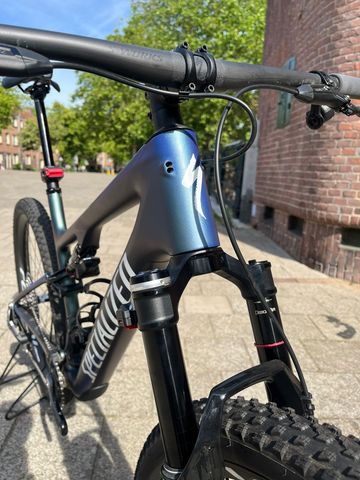 Used Specialized Epic 8 Pro 2024 2024 Mountainbike, Blue — image 10 of 17