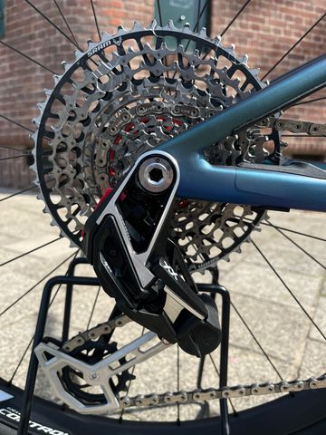 Used Specialized Epic 8 Pro 2024 2024 Mountainbike, Blue — image 14 of 17