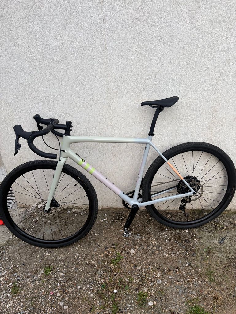 Gebrauchtes Specialized Crux SRAM Rival eTap AXS 2024 Road & Gravel, Hellgrau — Bild 1 von 3
