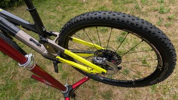 Haibike LYKE Shimano Deore XT 2023 Mountainbike usato, Grigio chiaro — immagine 10 di 12