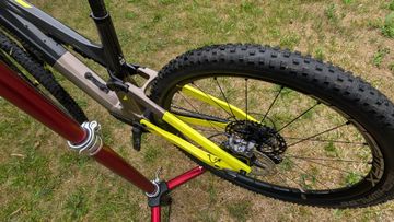 Haibike LYKE Shimano Deore XT 2023 Mountainbike usato, Grigio chiaro — immagine 9 di 12