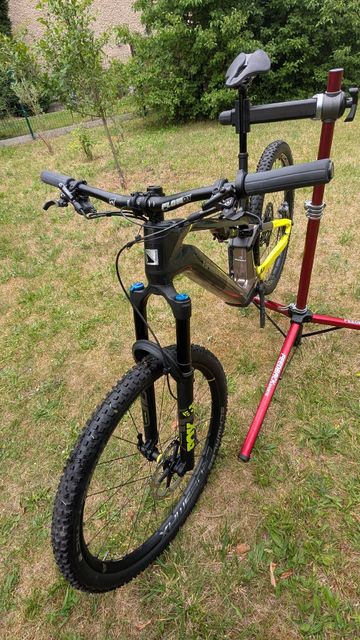 Haibike LYKE Shimano Deore XT 2023 Mountainbike usato, Grigio chiaro — immagine 11 di 12